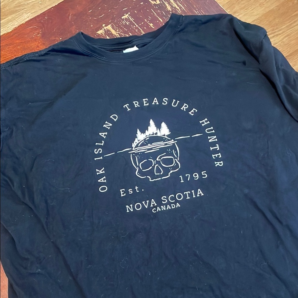 Black Oak Island Treasure Hunter T-shirt size 2XL